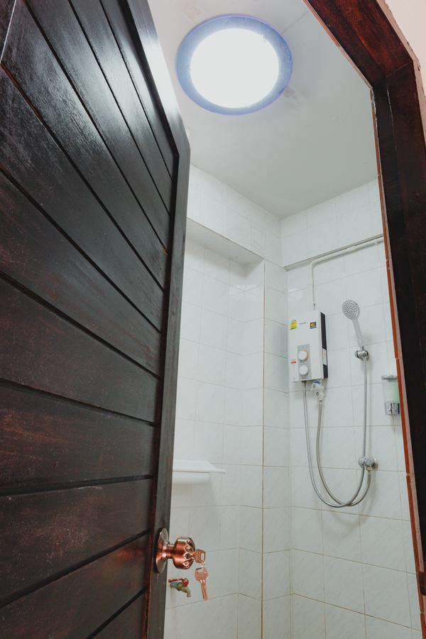 The Aree Hat Yai Hostel エクステリア 写真