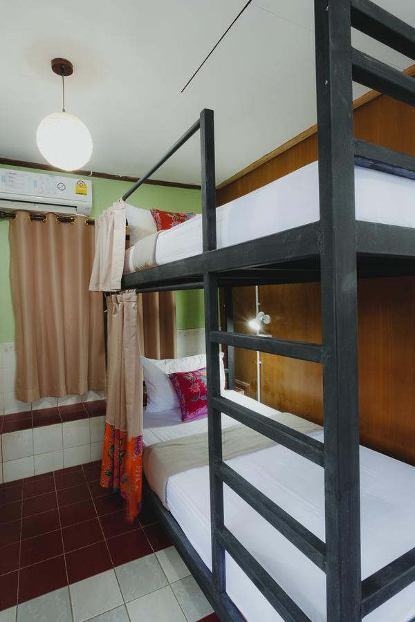 The Aree Hat Yai Hostel エクステリア 写真