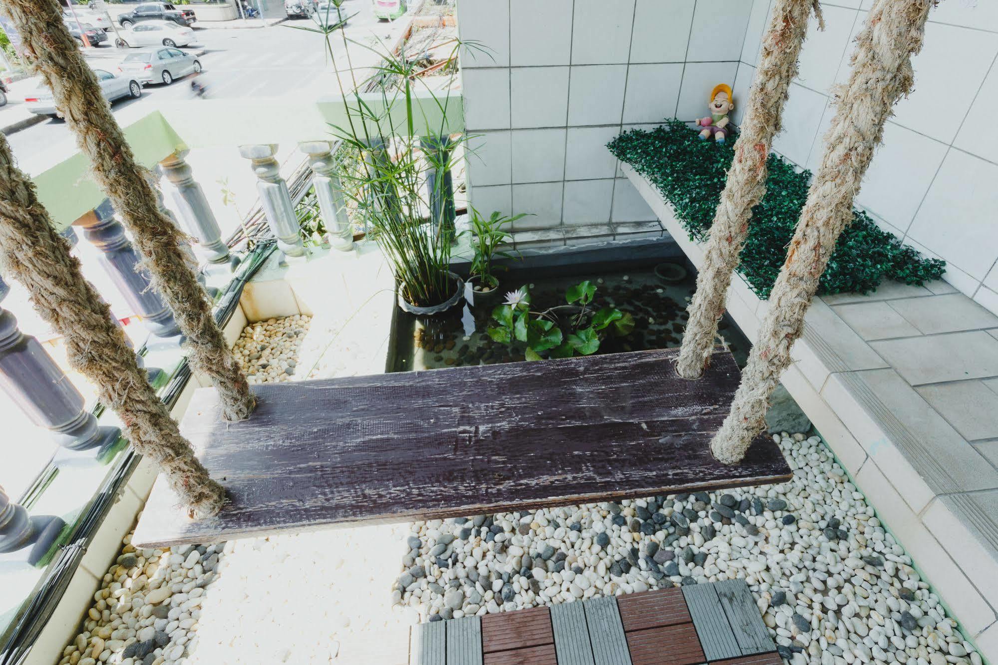 The Aree Hat Yai Hostel エクステリア 写真
