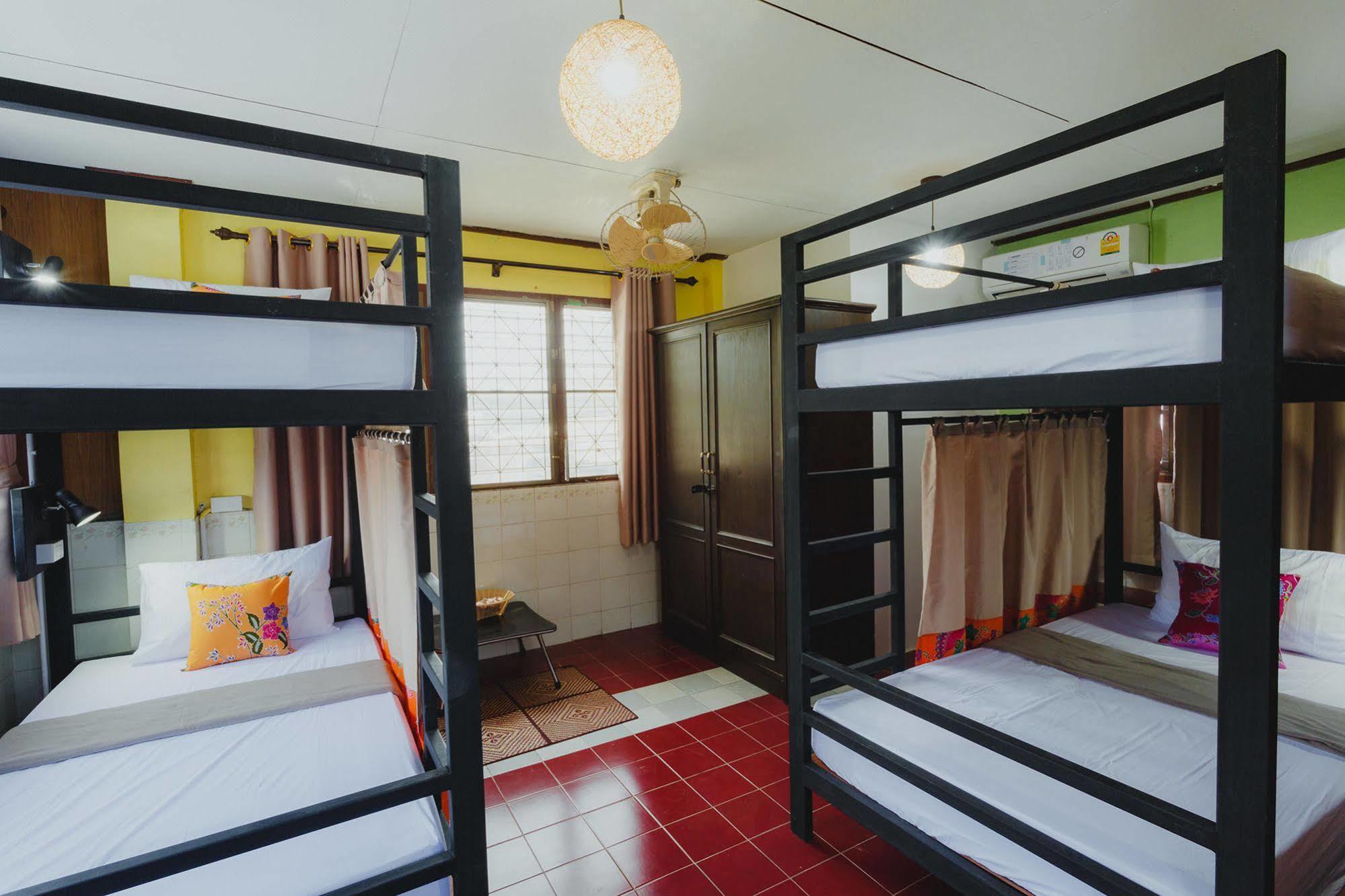 The Aree Hat Yai Hostel エクステリア 写真