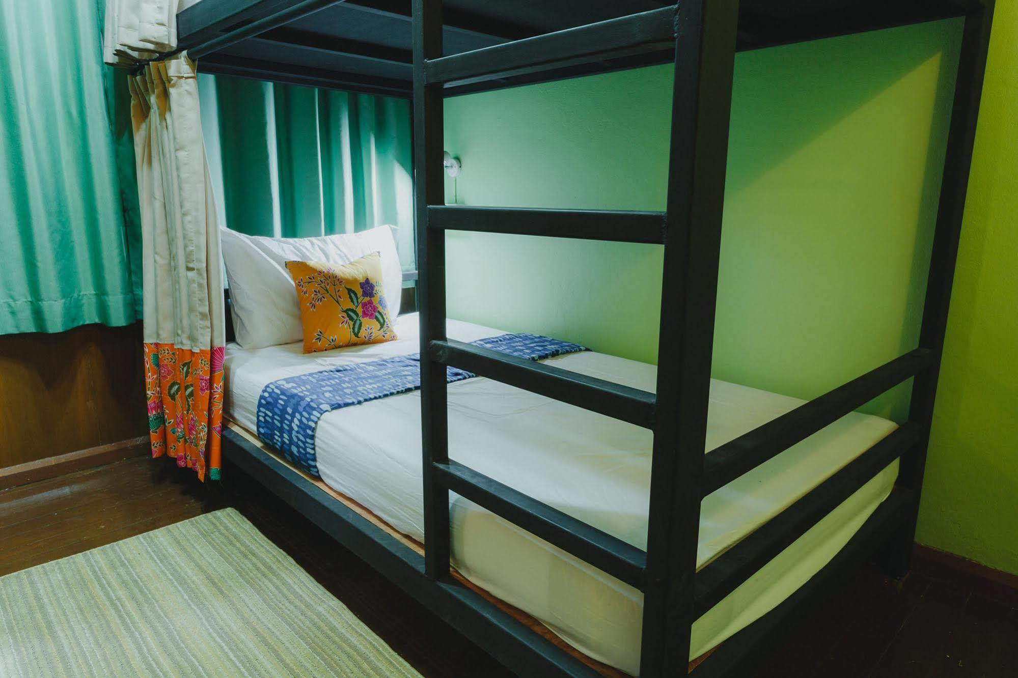 The Aree Hat Yai Hostel エクステリア 写真