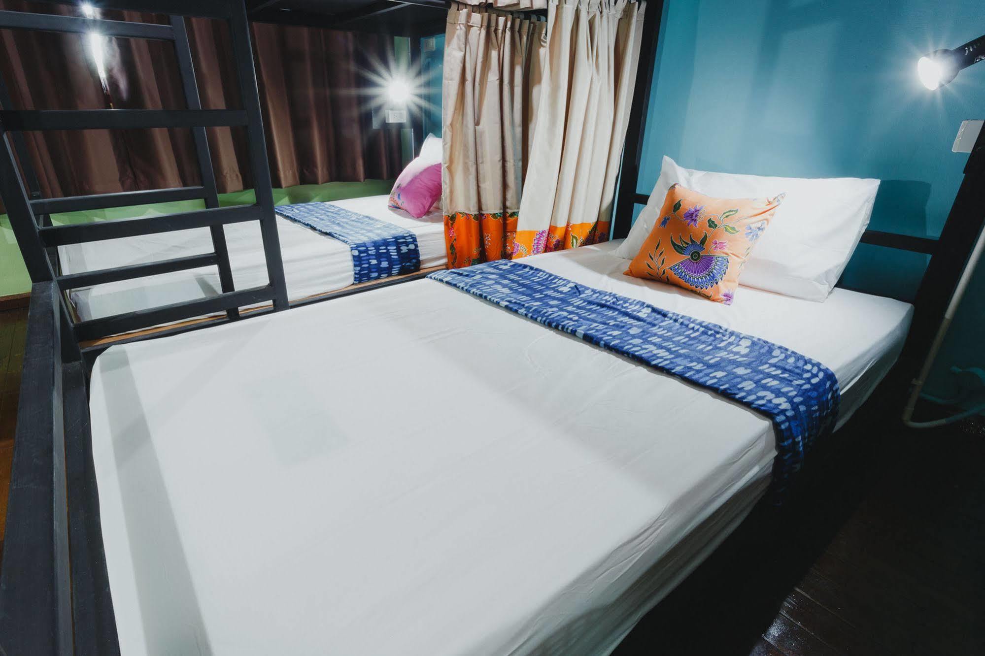 The Aree Hat Yai Hostel エクステリア 写真