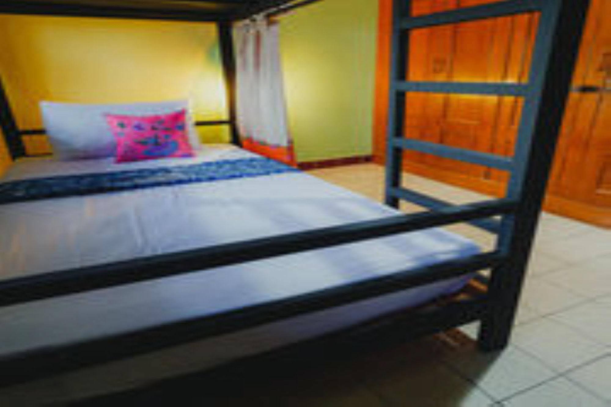 The Aree Hat Yai Hostel エクステリア 写真